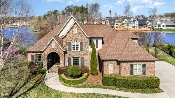 915 Dunleigh Drive,  Burlington,  NC 27215