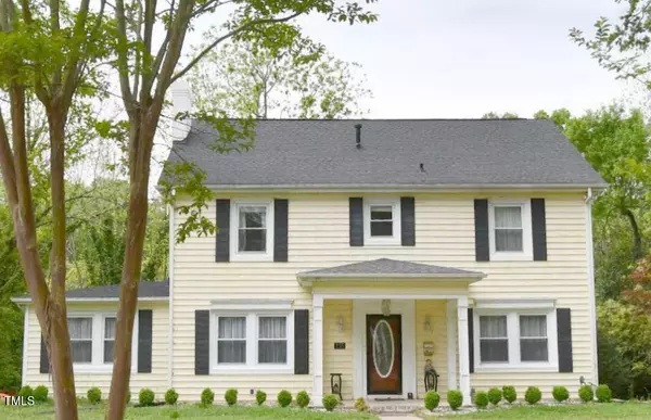 135 W Sycamore Avenue, Wake Forest, NC 27587