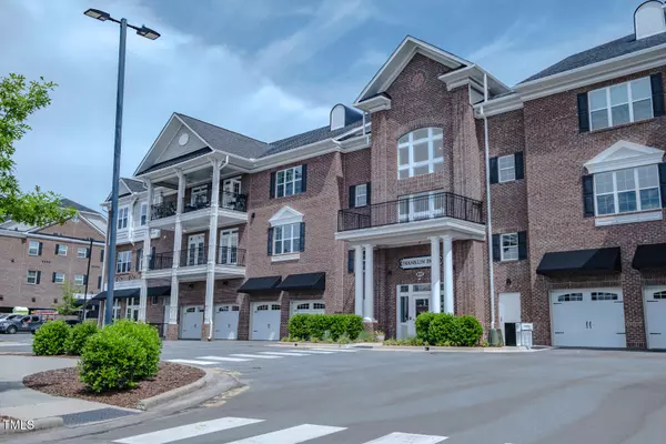 800 Gathering Park Circle #204, Cary, NC 27519