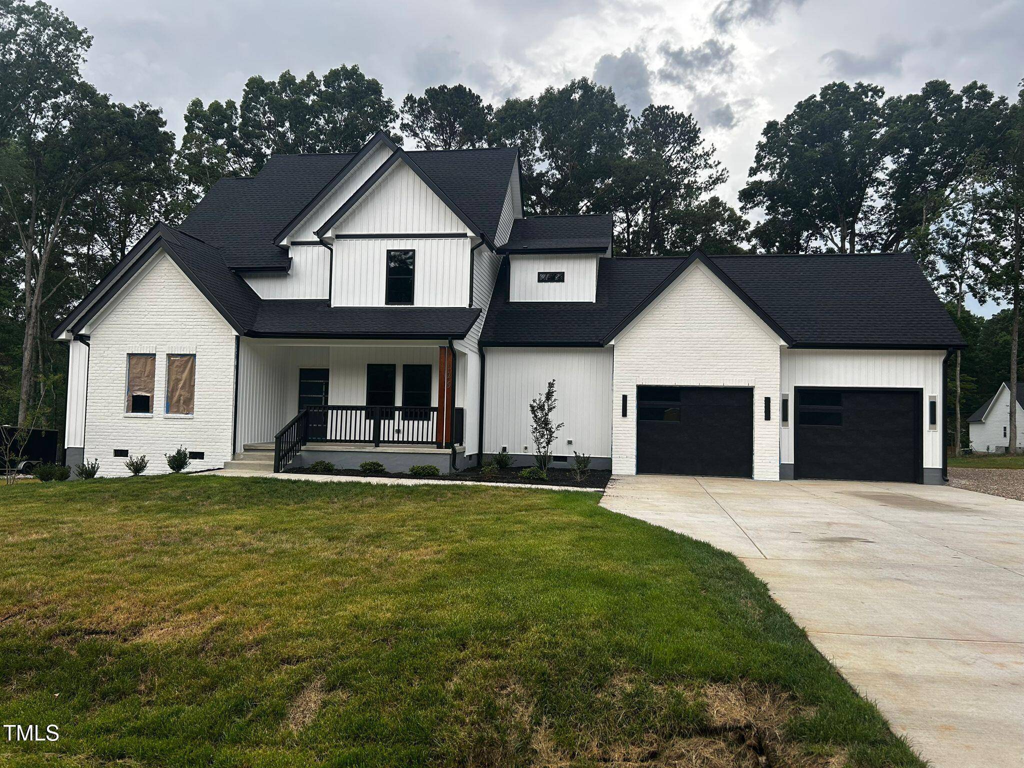 123-125 Ottawa Dr., Louisburg, NC 27549