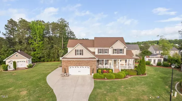 48 Falling Oak Court, Clayton, NC 27520