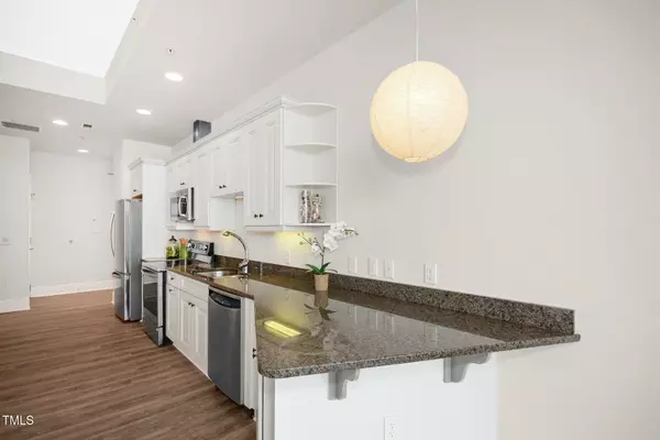 Raleigh, NC 27603,400 W North Street #814