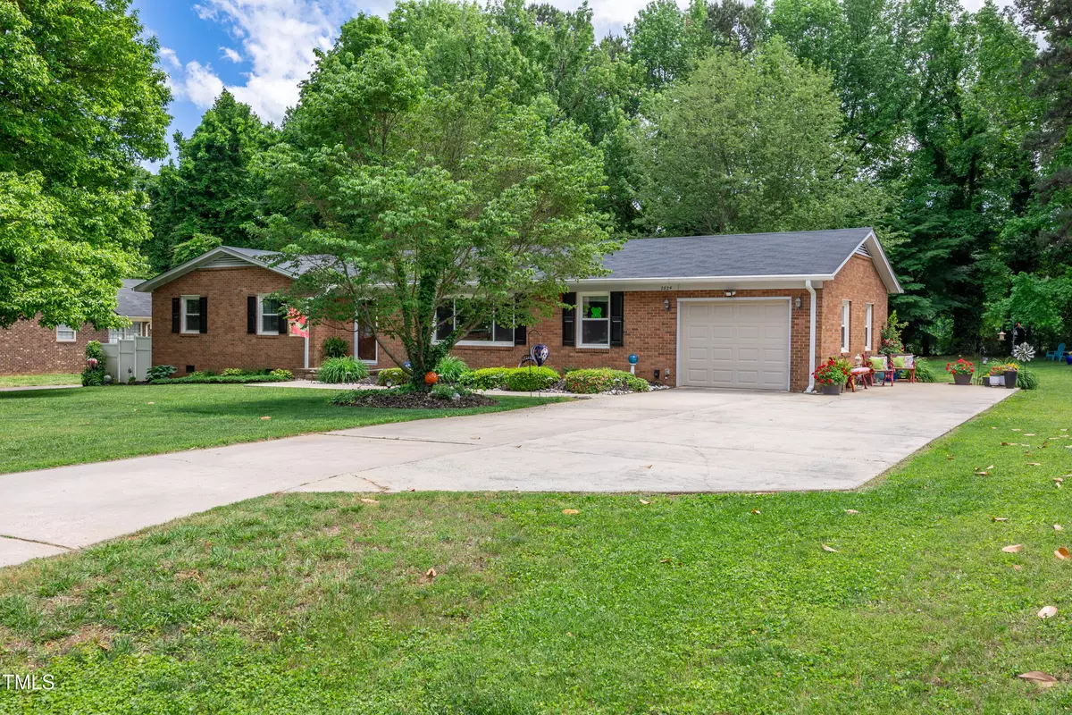 Burlington, NC 27215,2824 Blanche Drive