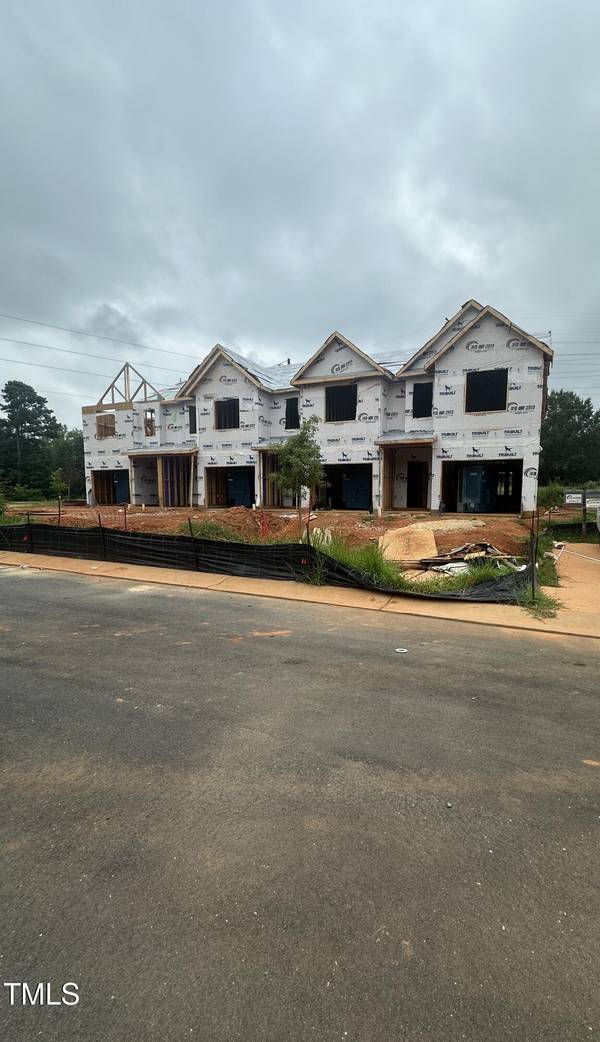 886 John Street, Clayton, NC 27520