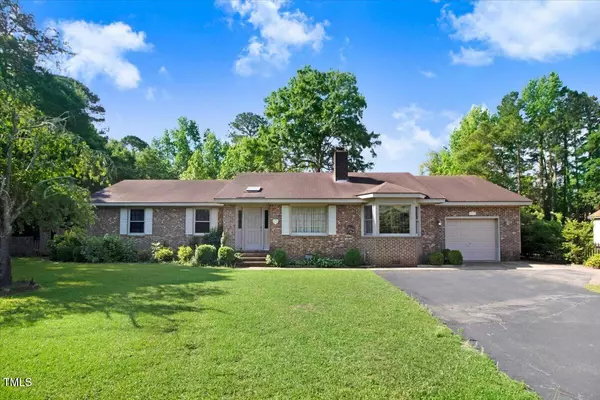 102 Trollingwood Drive,  Goldsboro,  NC 27534