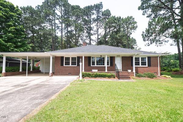 205 N Augusta Avenue, Benson, NC 27504