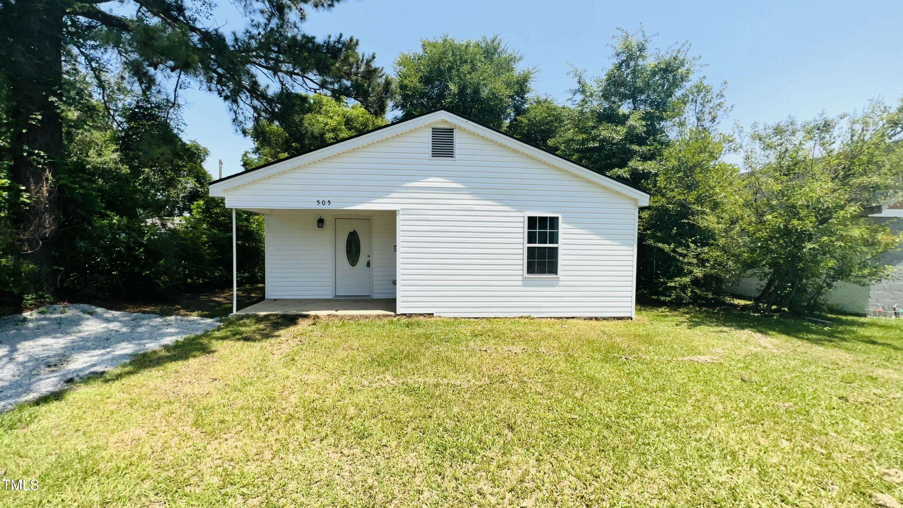 505 E Canary Street, Dunn, NC 28334