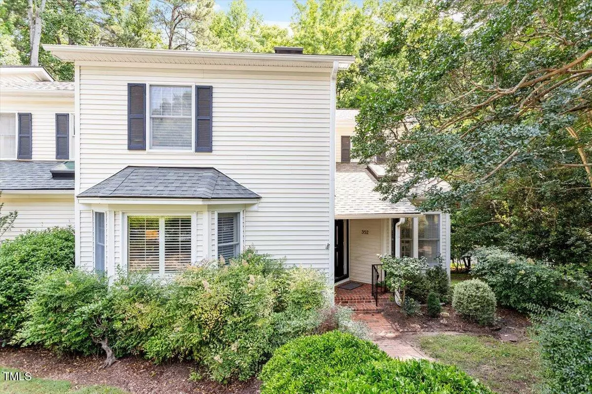 Pittsboro, NC 27312,352 Weymouth Close