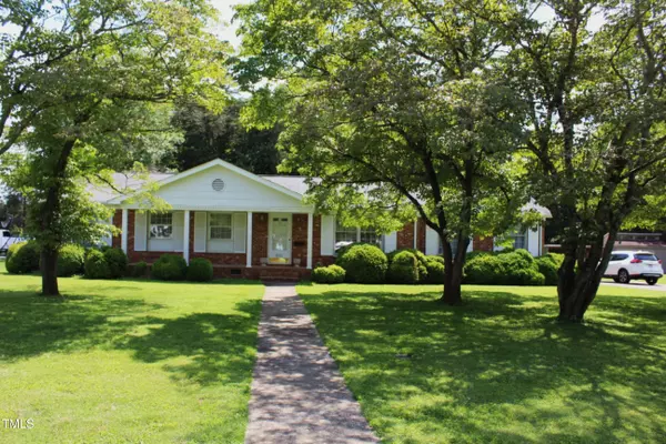 2071 Meadow Lane, Graham, NC 27253