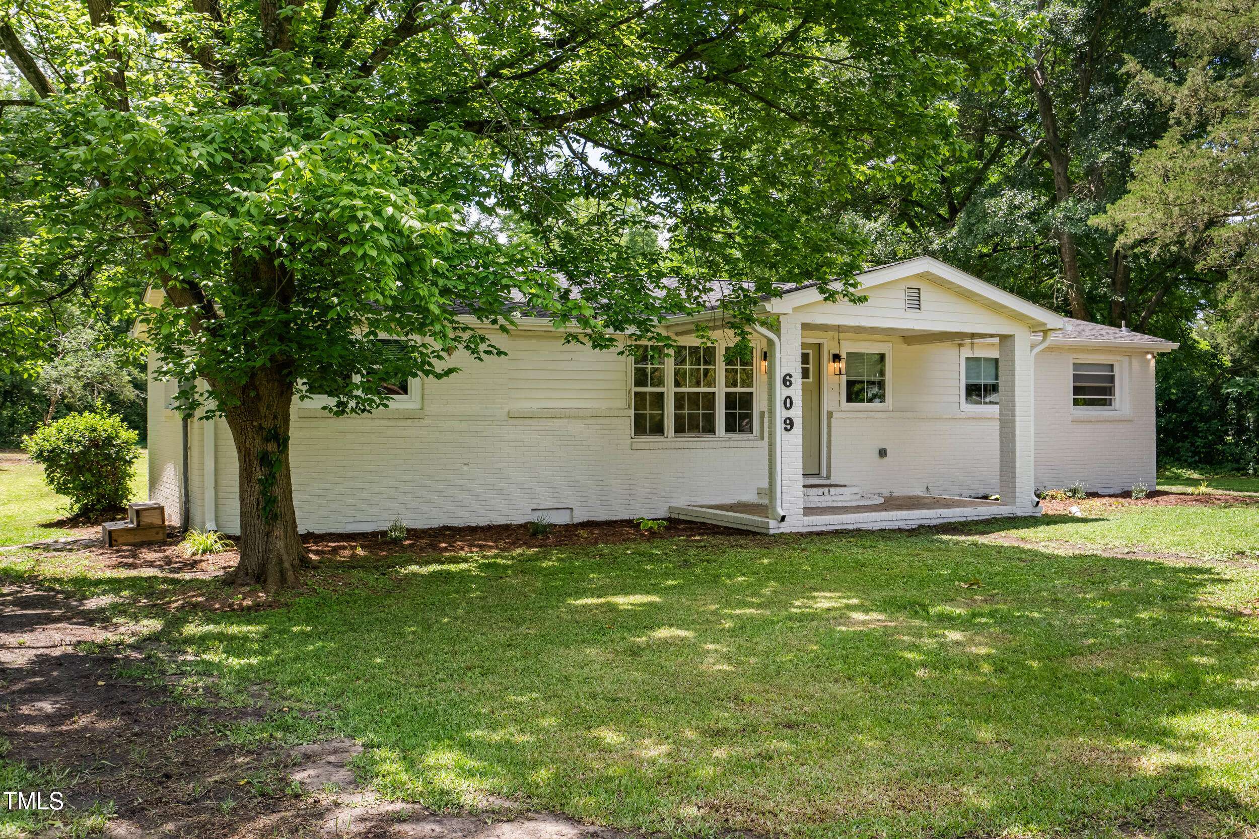 609 W College Street, Warsaw, NC 28398