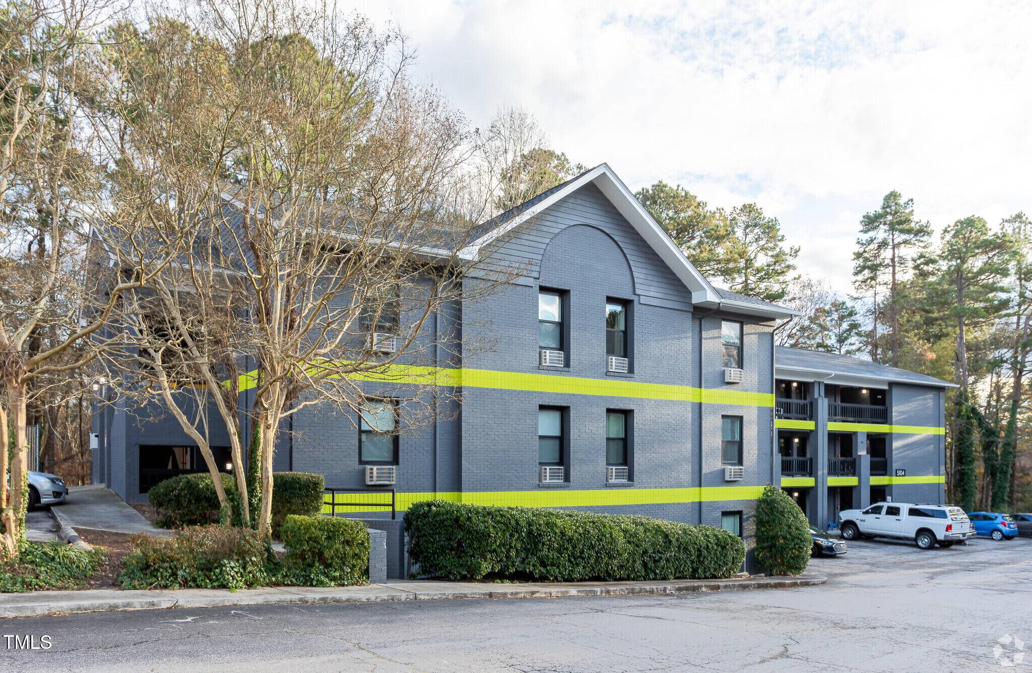 5104 Hollyridge Drive #305, Raleigh, NC 27612