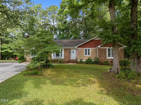 1040 Ivy Lane, Cary, NC 27511