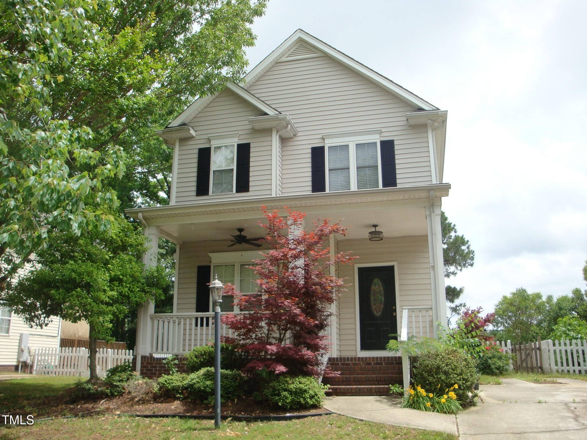 513 E Maple Avenue, Holly Springs, NC 27540