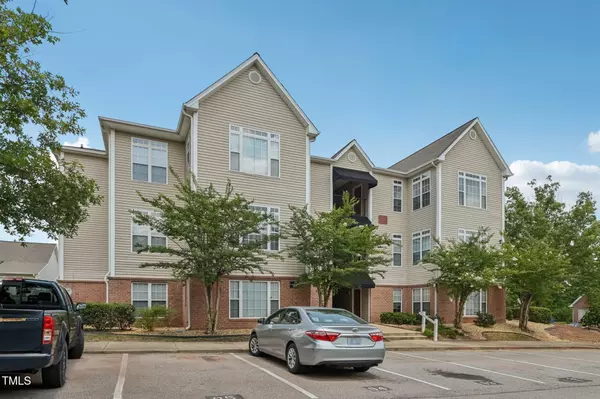 2521 Friedland Place #303, Raleigh, NC 27617