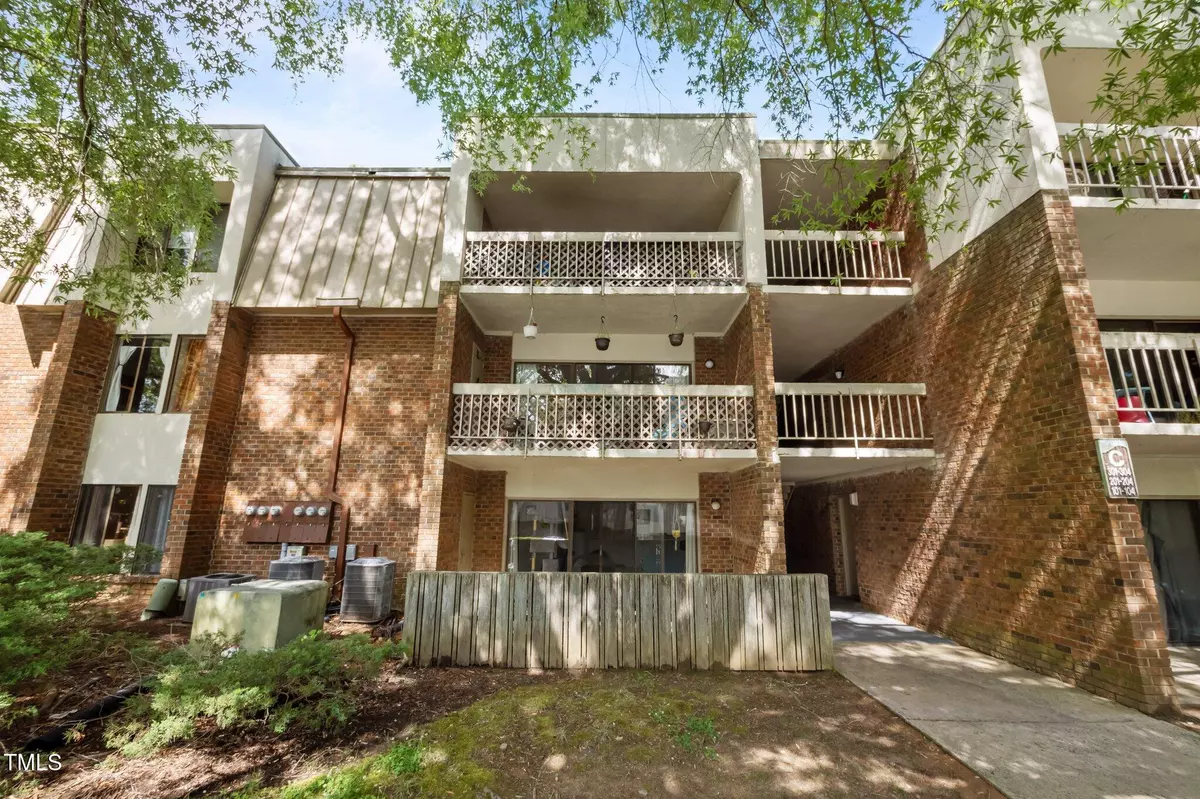 Chapel Hill, NC 27516,500 Umstead Drive #103c