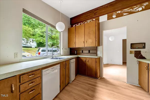 Bracey, VA 23919,288 Lucky Lane