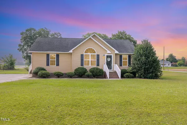 16 Emily Court, Newton Grove, NC 28366