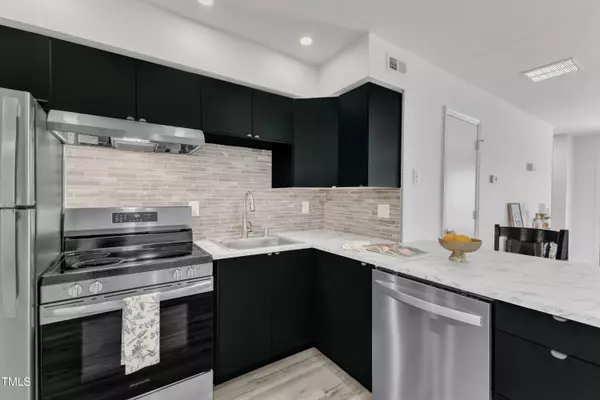 137 Friar Lane, Carrboro, NC 27510