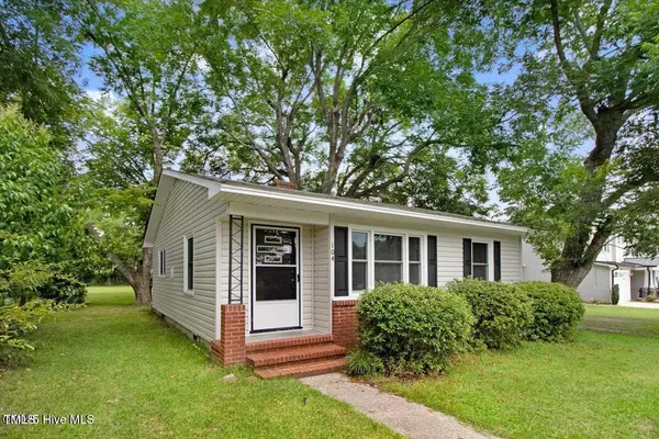 104 S Walnut Street, Princeton, NC 27569