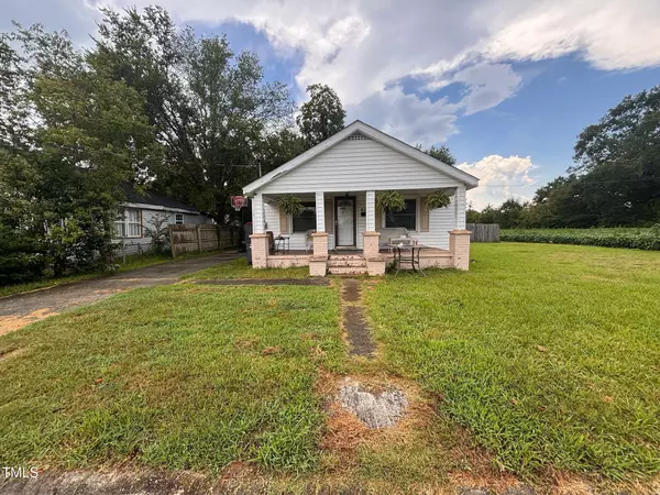 609 W Preston Street, Selma, NC 27576