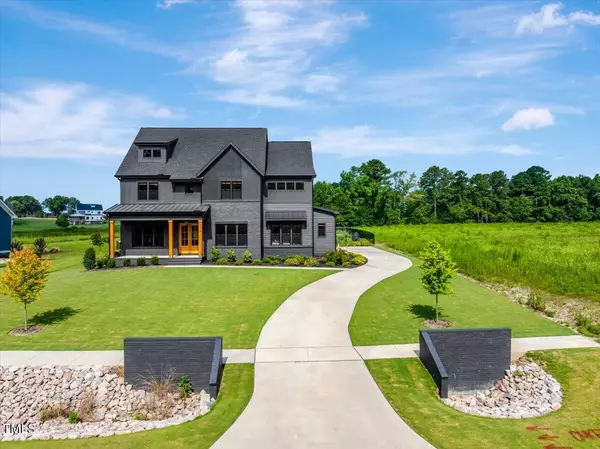 372 Meadow Walk Drive, Fuquay Varina, NC 27526