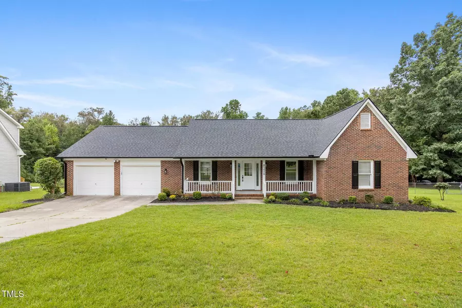 8226 Shoreway Drive, Fayetteville, NC 28304