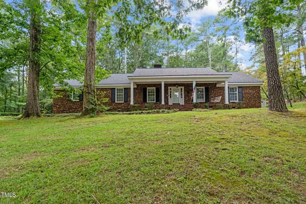 610 Maynard Lake Road, Dunn, NC 28334