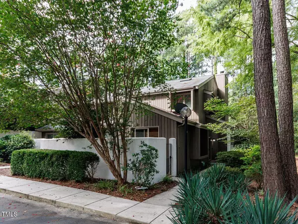 16 Dartford Court, Chapel Hill, NC 27517