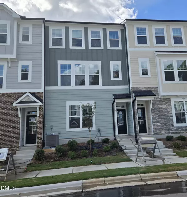 5019 Jowett'S Walk Drive #33, Cary, NC 27519