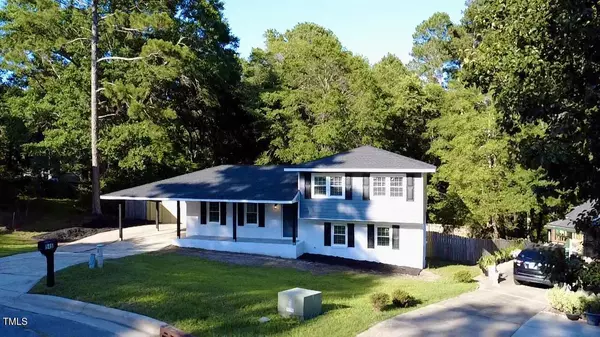 546 NW Rock Canyon Drive, Fayetteville, NC 28303