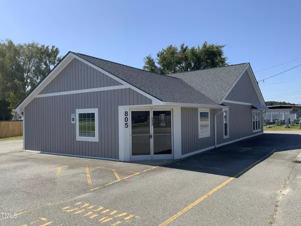 805 S Clinton Avenue, Dunn, NC 28334