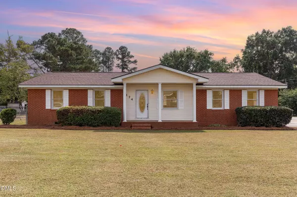 274 E Erwin Street, Coats, NC 27521