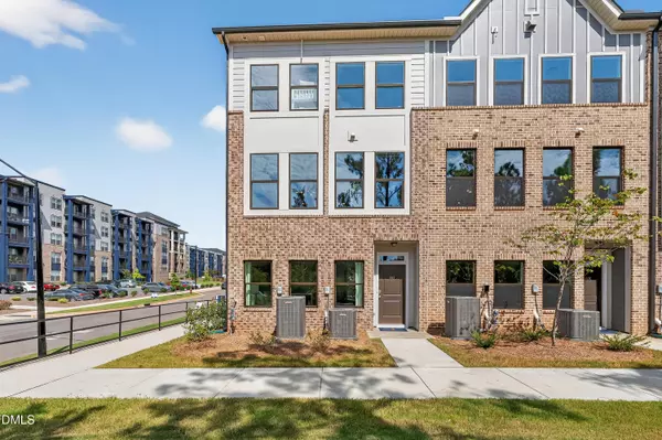 766 Ballyneal Alley, Cary, NC 27513