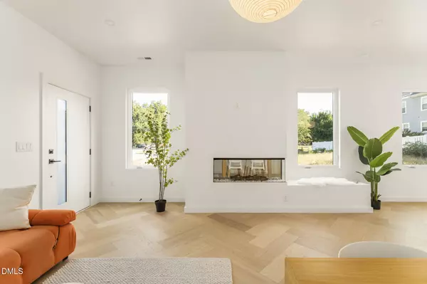 Raleigh, NC 27601,409 Alston Street #101