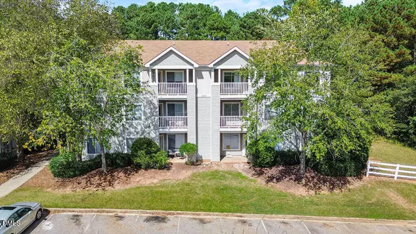 1411 Collegiate Circle #302, Raleigh, NC 27606