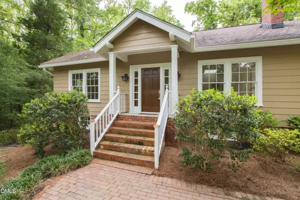 106 S Christopher Road, Chapel Hill, NC 27514