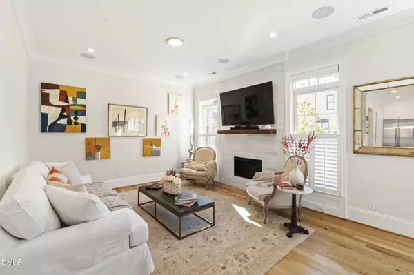 910 Oberlin Road #101, Raleigh, NC 27605