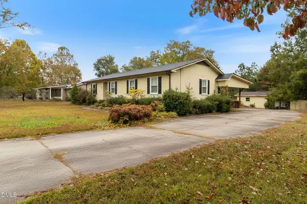 306 1st Street, Broadway, NC 27505