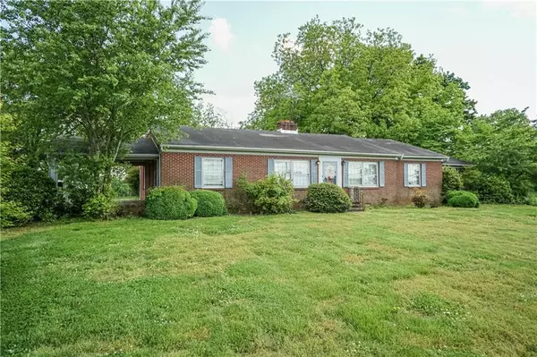 1497 W US Highway 158 #158, Yanceyville, NC 27379