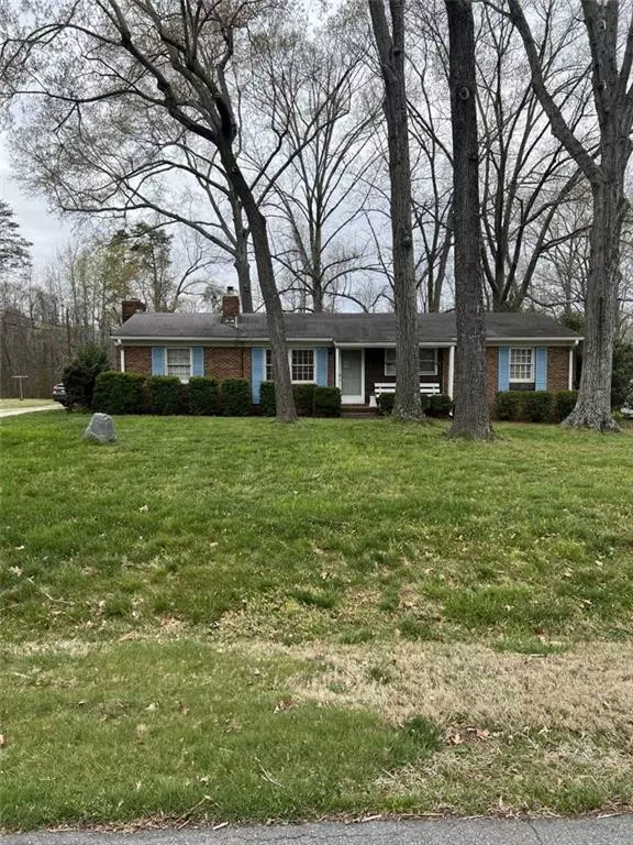 5313 Eastcrest Road, Mcleansville, NC 27301