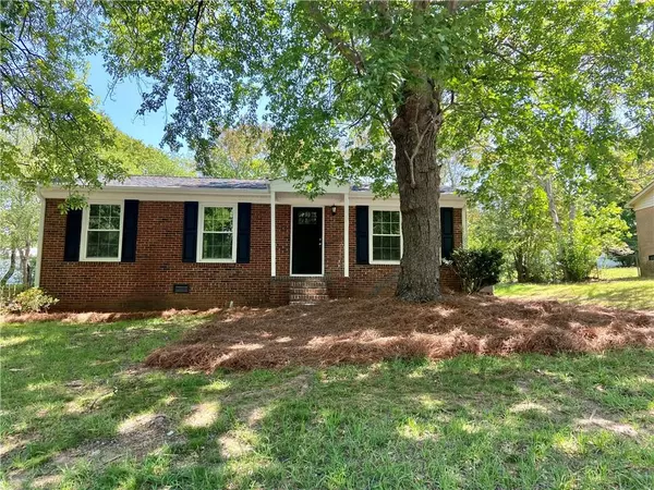 1031 Shalimar Drive, Winston Salem, NC 27107