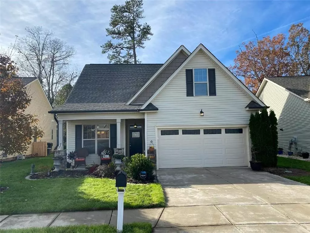 Mebane, NC 27302,910 Palm Court