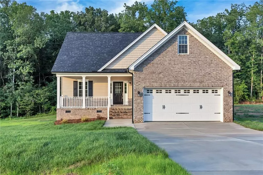 4717 Lord James Place, Liberty, NC 27298