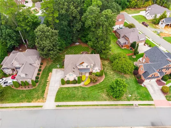 6717 Breeze Pointe Drive, Whitsett, NC 27377