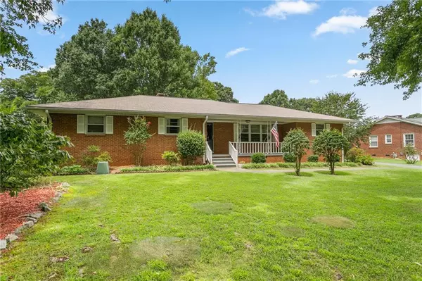 820 S Williamson Avenue, Elon, NC 27244