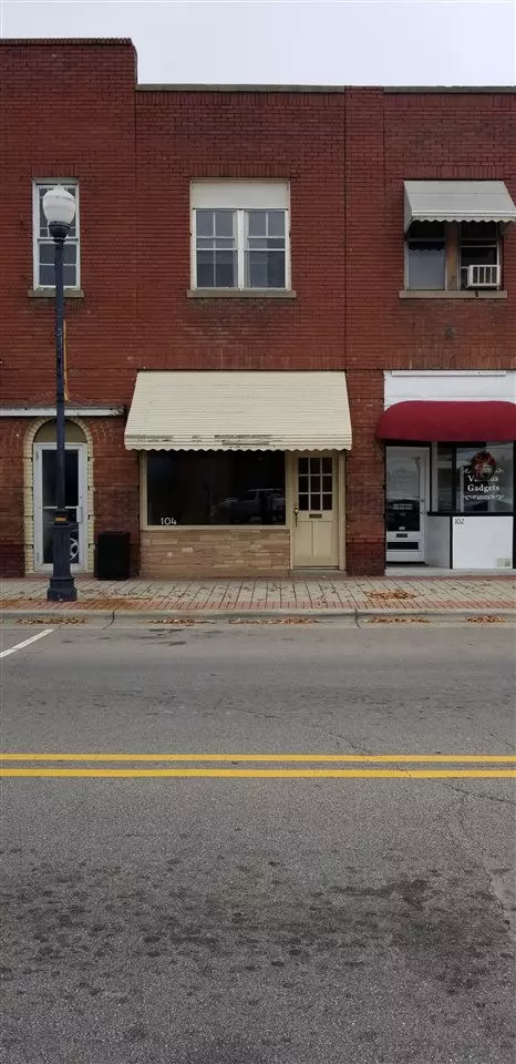 104 N Arendell Avenue, Zebulon, NC 27597
