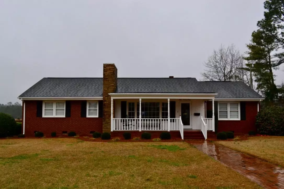 Benson, NC 27504,304 S Pine Street