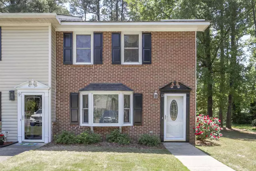 13 S Sussex Drive, Smithfield, NC 27577