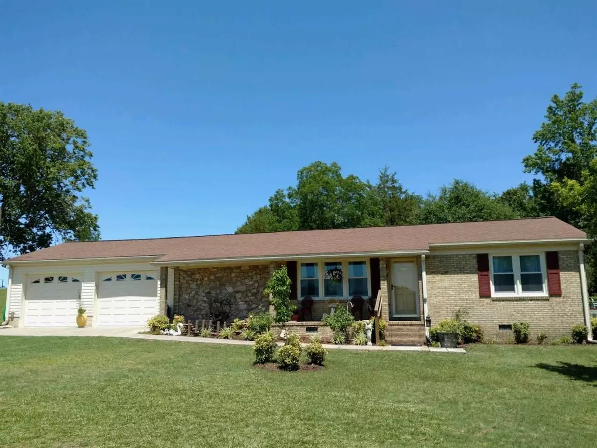 Four Oaks, NC 27524,163 Coats Road