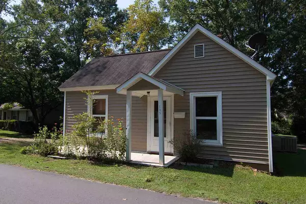 125 W Chestnut Avenue, Wake Forest, NC 27587